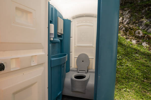 Best Affordable portable toilet rental  in Irvine, CA